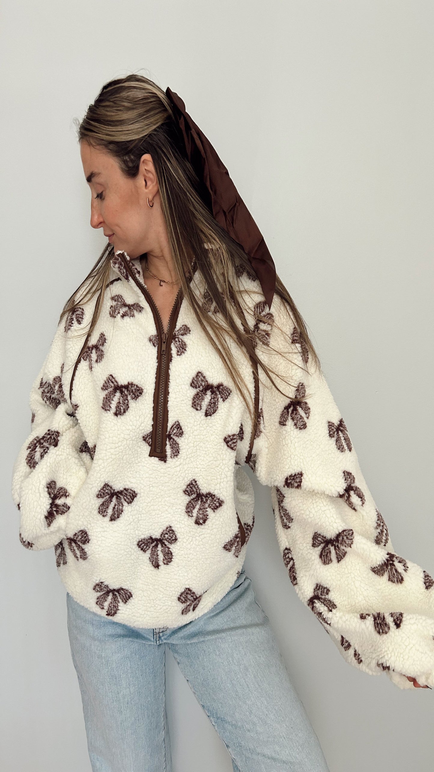 Marshmallow Cocoa & Bows Pullover - Cream