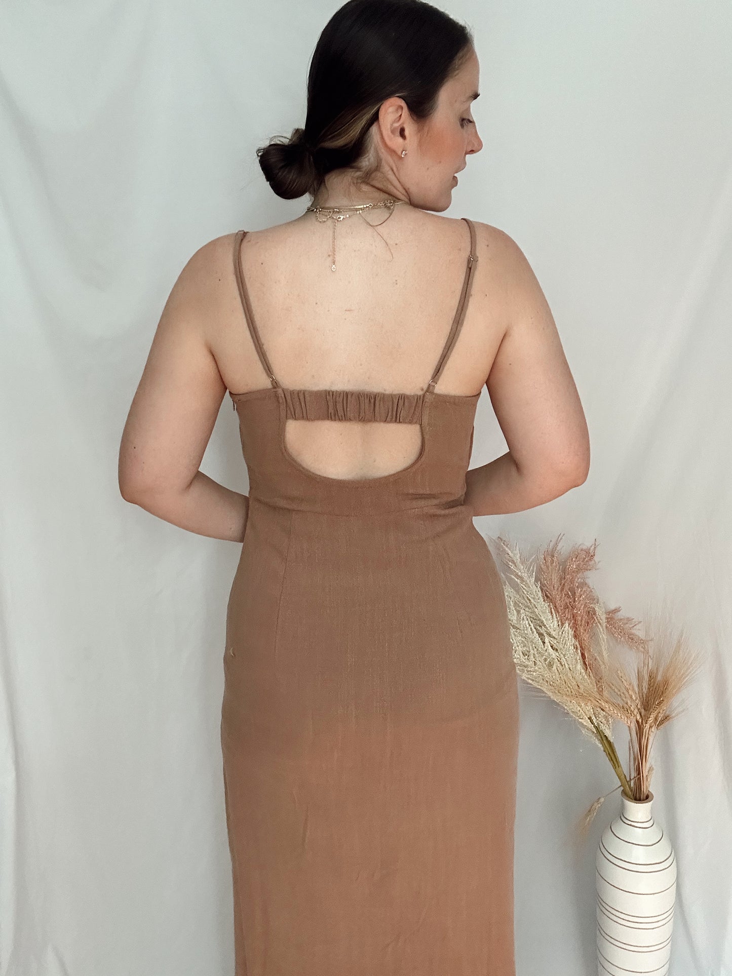 Amanda Linen Dress - Almond