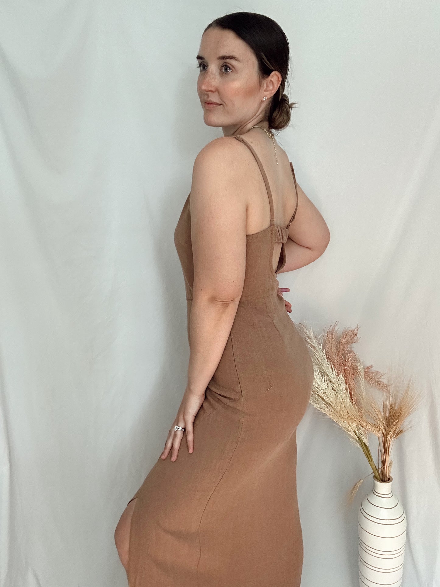 Amanda Linen Dress - Almond