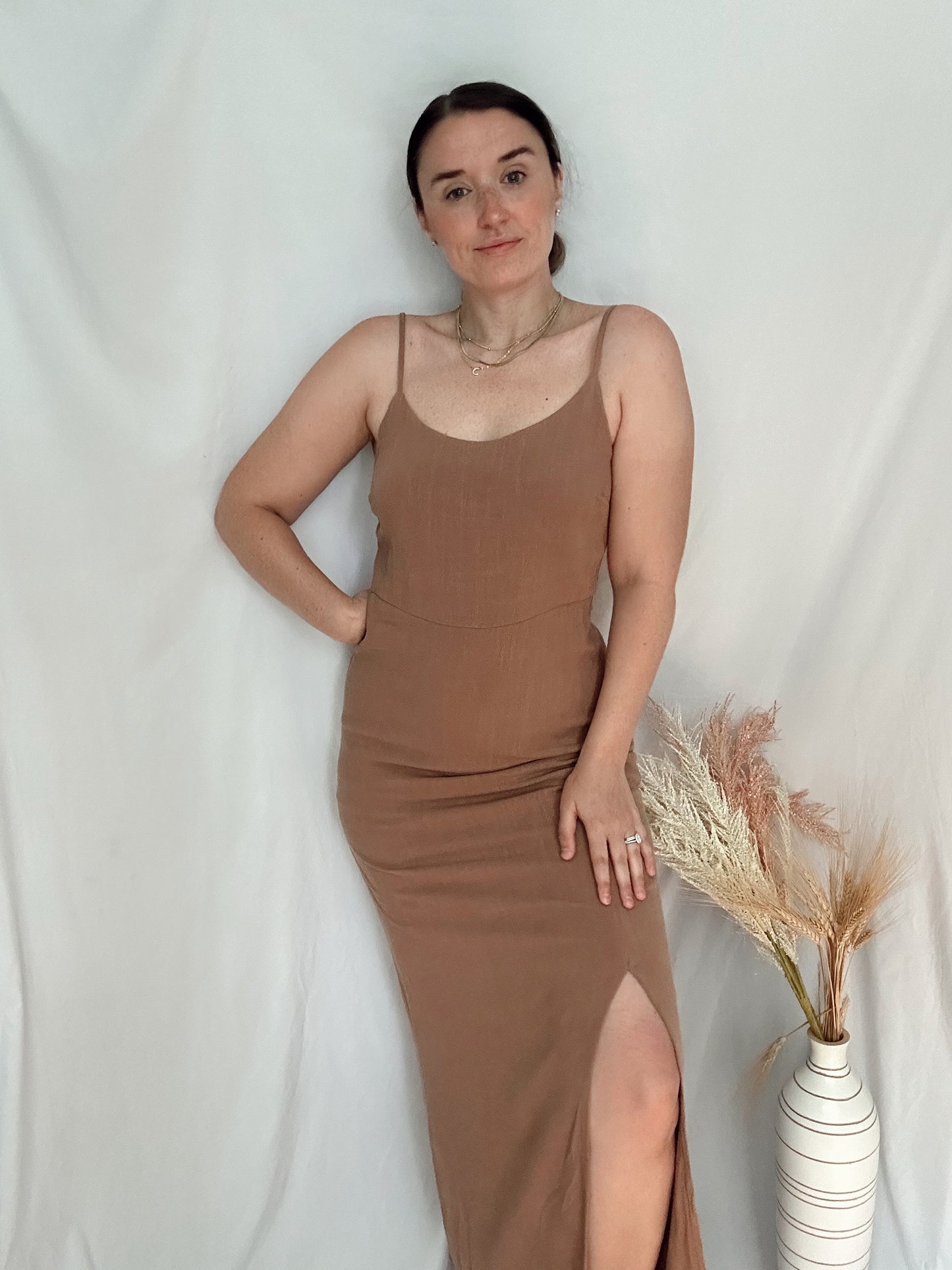 Amanda Linen Dress - Almond