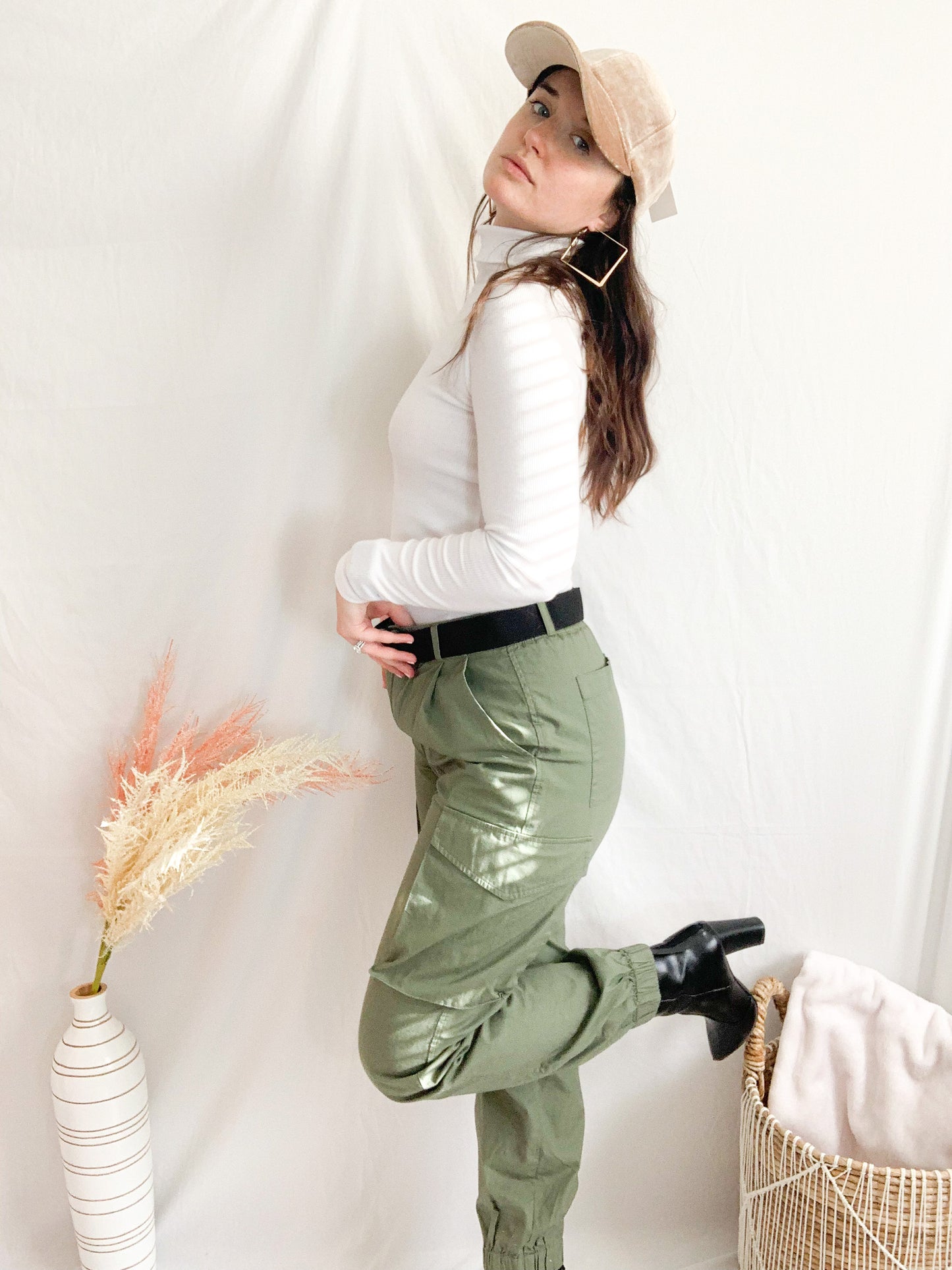 Crisp Air Turtleneck Sweater - White