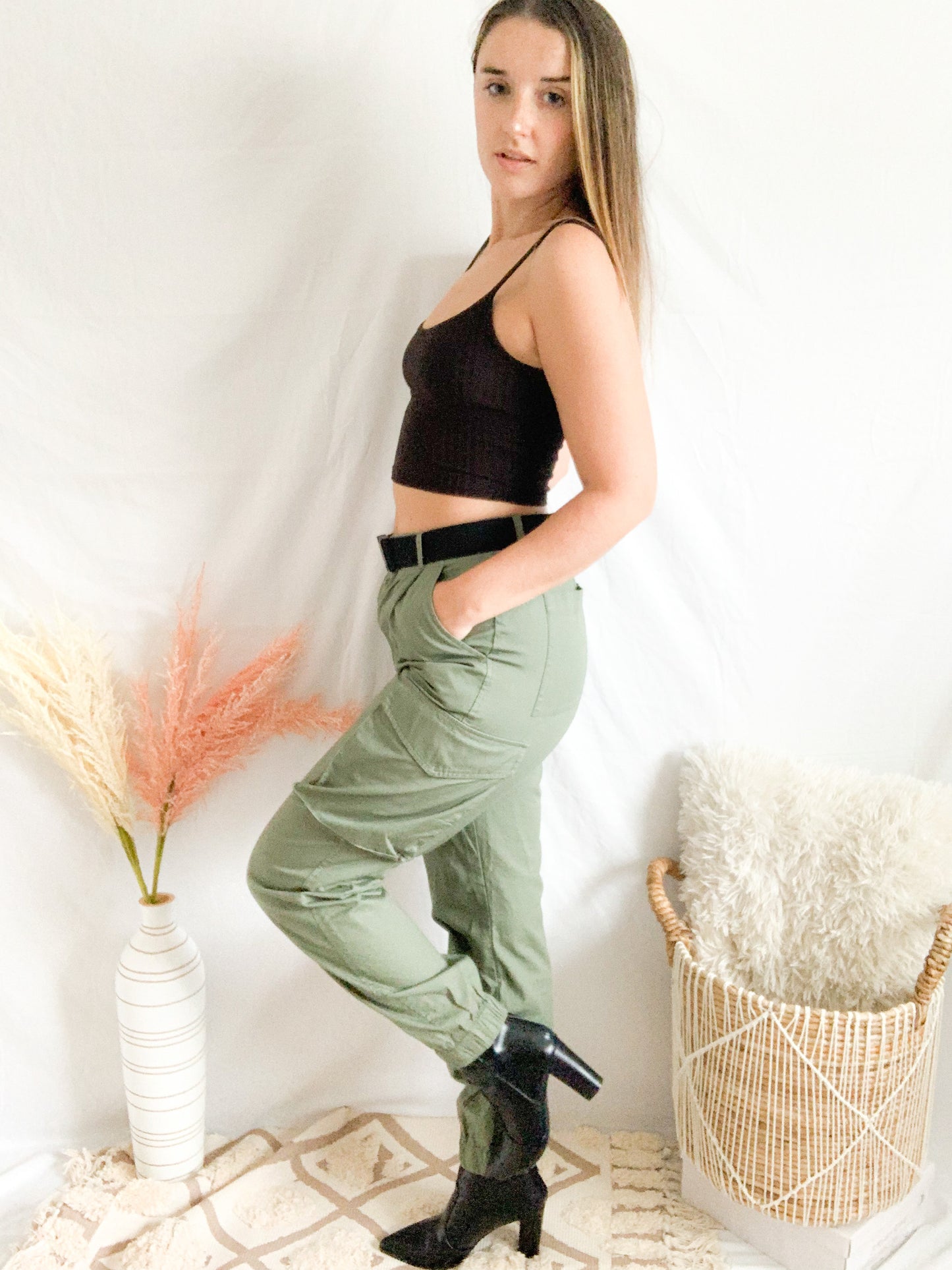 I'll Leave It Up To You Cargo Pants - Olive