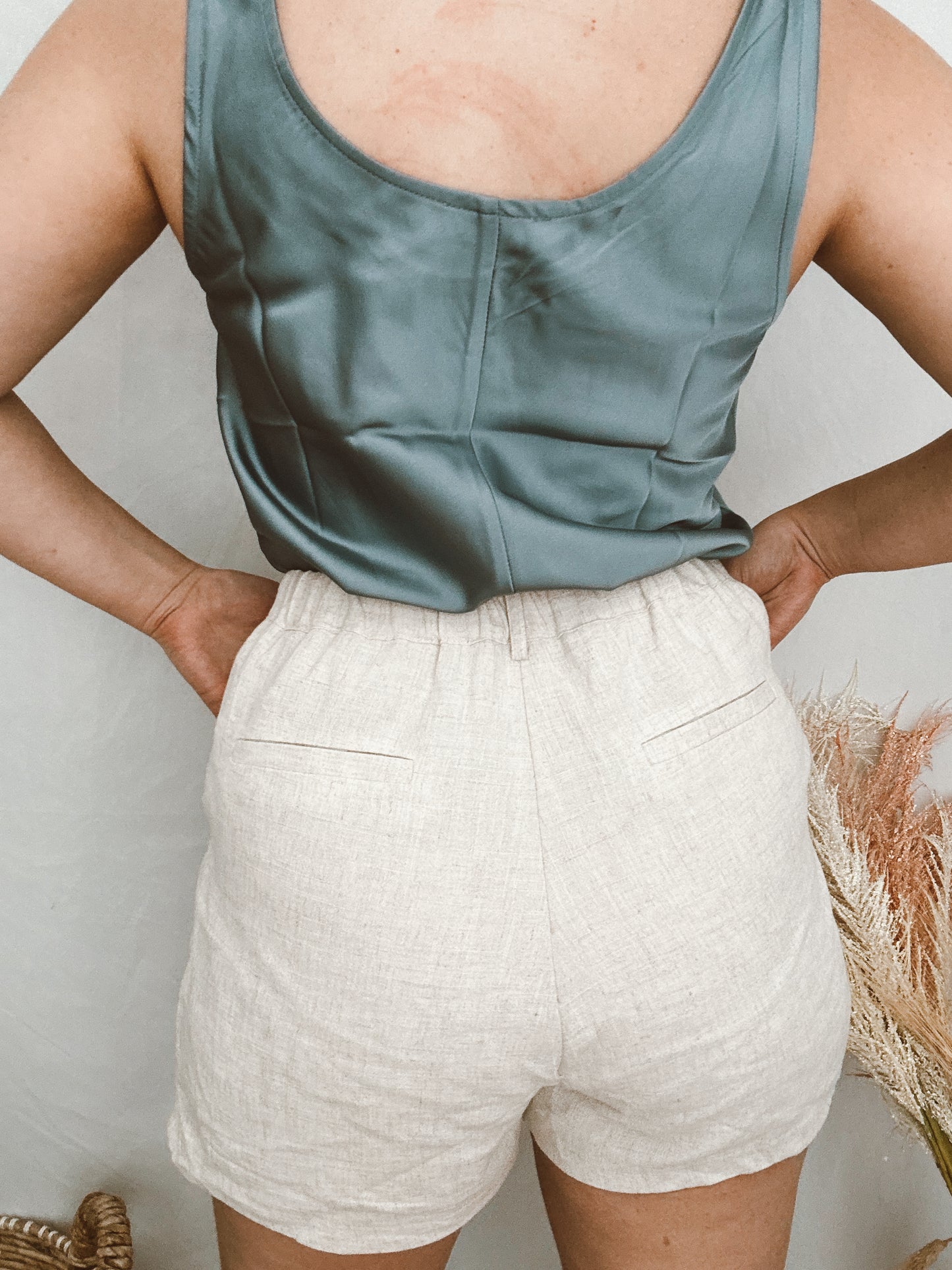 Stephanie Linen Shorts - Oatmeal