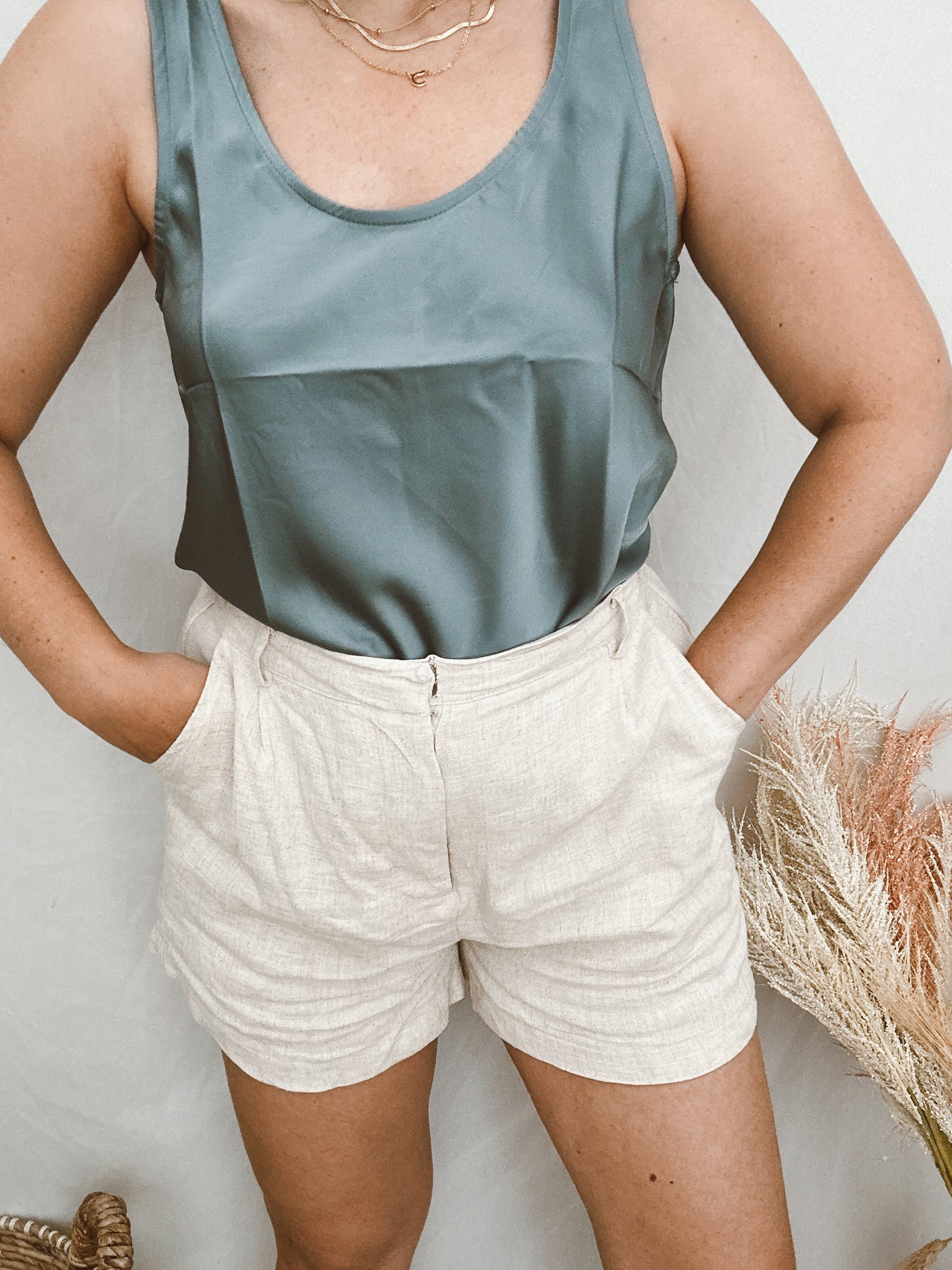 Stephanie Linen Shorts - Oatmeal