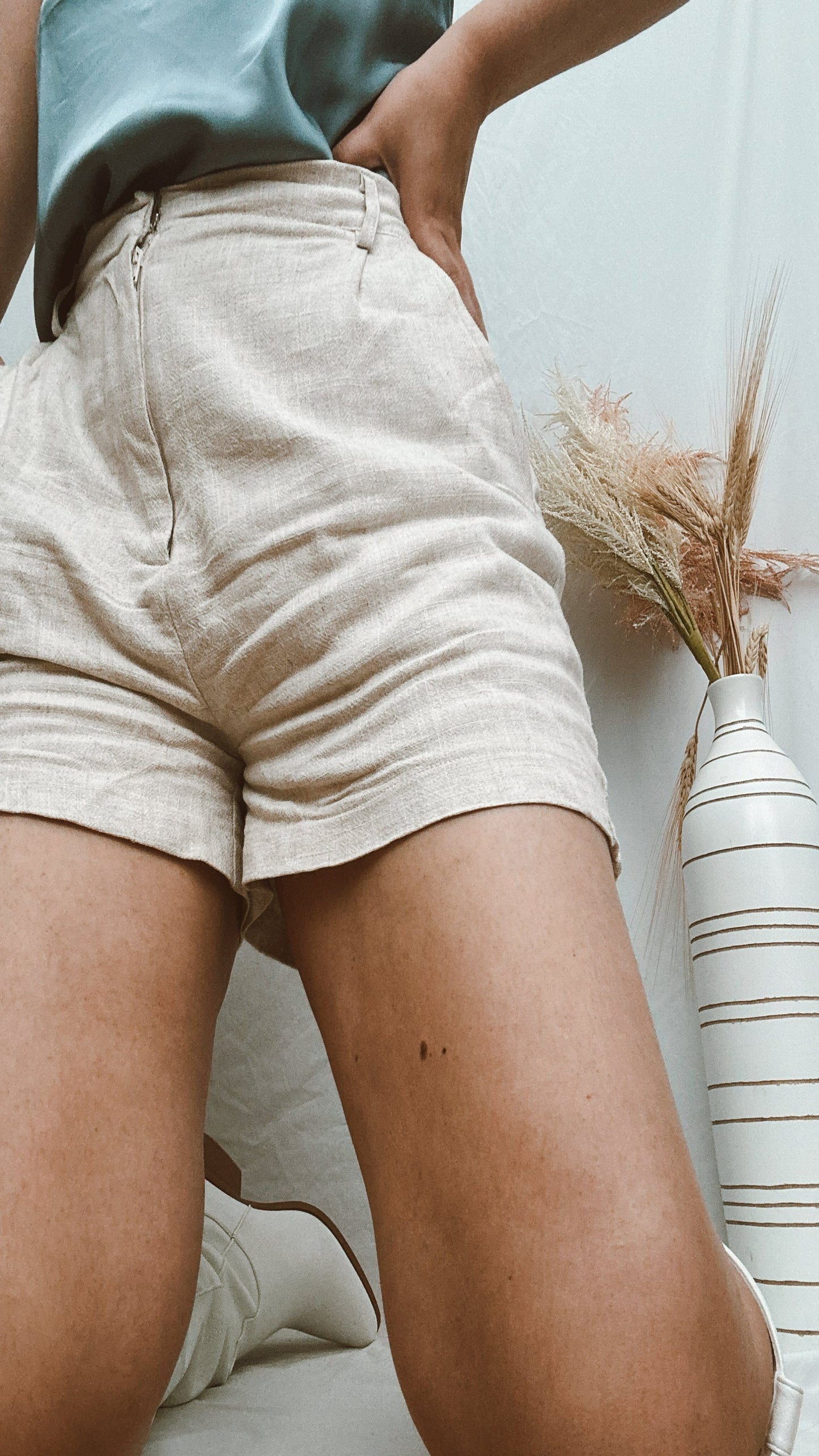 Stephanie Linen Shorts - Oatmeal